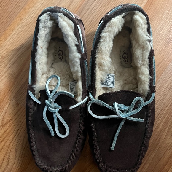 Gently Worn Uggs - Picture 4 of 4